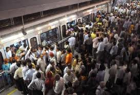 tecnical glitch in delhi metro passengers stranded